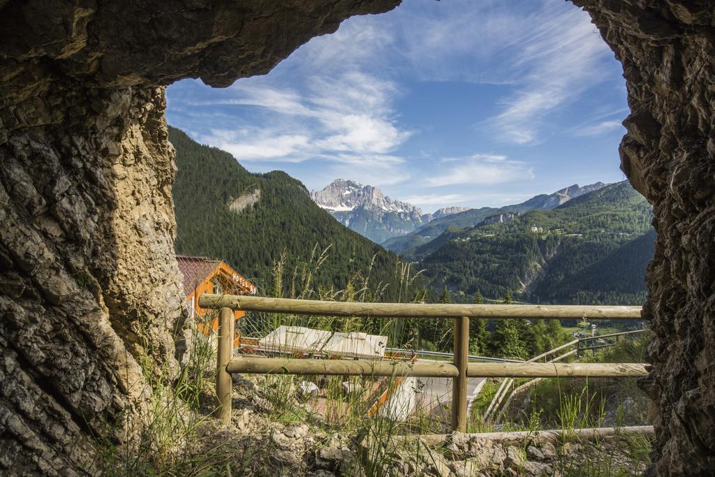 Hotel Garni Excelsior Livinallongo Del Col Di Lana Exteriör bild