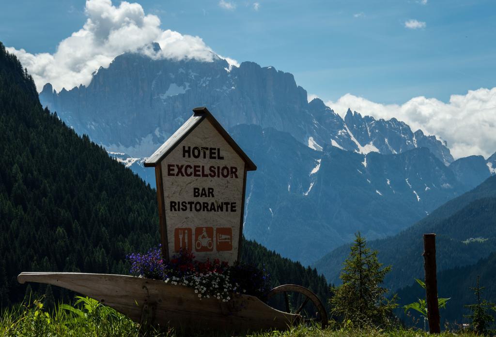 Hotel Garni Excelsior Livinallongo Del Col Di Lana Exteriör bild